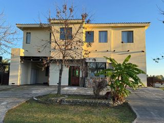 Foto 2 de CASA ESTILO MEDITERRANEO, HERMOSAS VISTAS AL LAGO