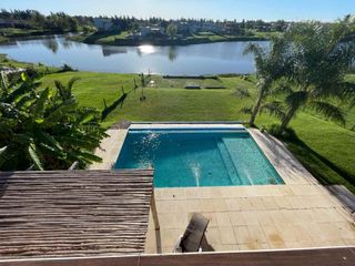 Foto 1 de CASA ESTILO MEDITERRANEO, HERMOSAS VISTAS AL LAGO