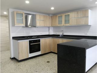 Foto 3 de Se Arrienda Amplio Apartamento en el exclusivo Barrio de La Flora