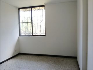 Foto 9 de Se Arrienda Amplio Apartamento en el exclusivo Barrio de La Flora