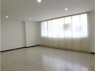 Foto 6 de Se Arrienda Amplio Apartamento en el exclusivo Barrio de La Flora