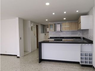 Foto 2 de Se Arrienda Amplio Apartamento en el exclusivo Barrio de La Flora