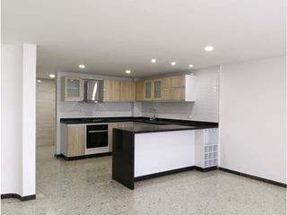Foto 1 de Se Arrienda Amplio Apartamento en el exclusivo Barrio de La Flora