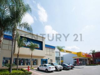 Foto 1 de Local Comercial Esquinero en Alquiler en Aurora