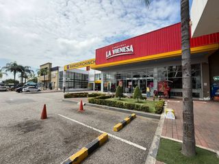 Foto 10 de Local Comercial Esquinero en Alquiler en Aurora