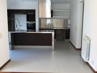 Foto 10 de Casa en alquiler - 4 Dormitorios 6 Baños - Cocheras - 1.224Mts2 - Godoy Cruz