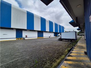 Foto 2 de COMPLEJO DE BODEGAS 9.616 m² EN ALQUILER – GUAYAQUIL – VA DAULE