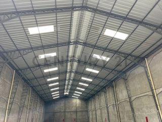 Foto 3 de OPORTUNIDAD: Bodega 1300 m² en Zona Industrial, Seguridad y Gran Espacio Eli A.