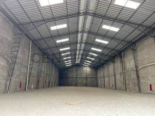Foto 4 de OPORTUNIDAD: Bodega 1300 m² en Zona Industrial, Seguridad y Gran Espacio Eli A.