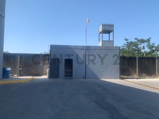 Foto 11 de OPORTUNIDAD: Bodega 1300 m² en Zona Industrial, Seguridad y Gran Espacio Eli A.