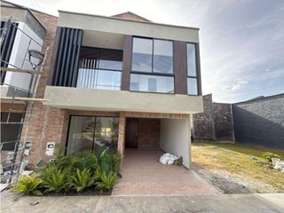Foto 2 de SE VENDE CASA EN LA CEJA PARA ESTRENAR EN UNIDAD CERRADA SOL DEL VALLE
