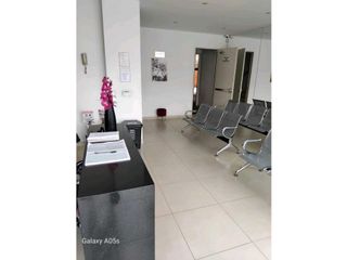 Foto 2 de Venta Consultorio Kra 16 con Calle 80 Country Bogota.