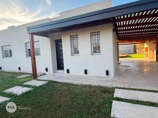 Foto 3 de Casa 3 Dormitorios con amenities y Gas - Bouchard 300 - Funes | Alquiler