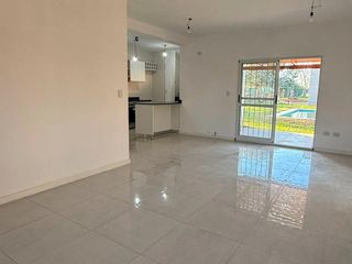 Foto 6 de Casa 3 Dormitorios con amenities y Gas - Bouchard 300 - Funes | Alquiler