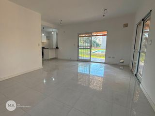 Foto 5 de Casa 3 Dormitorios con amenities y Gas - Bouchard 300 - Funes | Alquiler