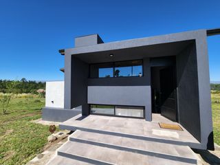 Foto 2 de VENTA DOS hectareas con casa mas Mega galpon VILLA YACANTO DE CALAMUCHITA