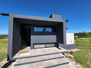 Foto 1 de VENTA DOS hectareas con casa mas Mega galpon VILLA YACANTO DE CALAMUCHITA