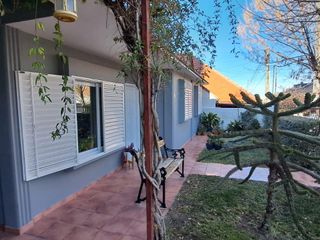 Foto 2 de VENTA - Casa 3 dormitorios - Santa Genoveva | Neuquén
