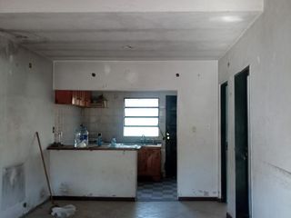 Foto 4 de Muy lindo chalet de cuatro ambientes en venta con excelente ubicacion en Don Torcuato