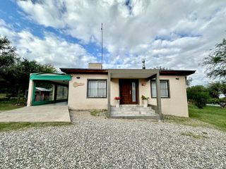 Foto 1 de CASA + CABAÑA CON 2 PISCINAS