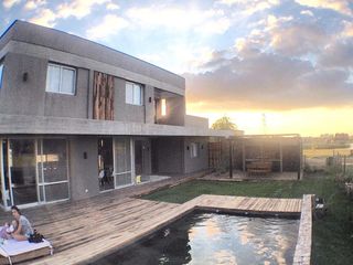 Foto 3 de Casa amoblada en alquiler, barrio San Benito, lote al río