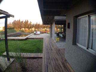 Foto 25 de Casa amoblada en alquiler, barrio San Benito, lote al río