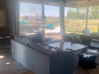 Foto 5 de Casa amoblada en alquiler, barrio San Benito, lote al río