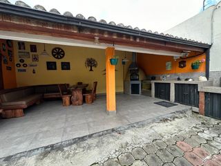 Foto 25 de Excelente casa esquinera Tumbaco, 350 mtrs implantada terreno 1000 mtrs