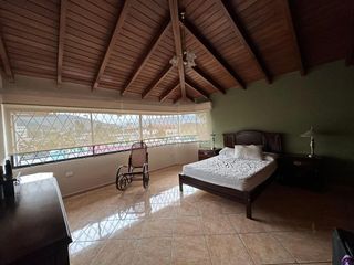 Foto 15 de Excelente casa esquinera Tumbaco, 350 mtrs implantada terreno 1000 mtrs