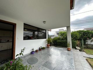 Foto 16 de Excelente casa esquinera Tumbaco, 350 mtrs implantada terreno 1000 mtrs