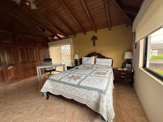 Foto 27 de Excelente casa esquinera Tumbaco, 350 mtrs implantada terreno 1000 mtrs