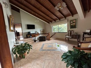 Foto 26 de Excelente casa esquinera Tumbaco, 350 mtrs implantada terreno 1000 mtrs