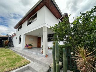 Foto 11 de Excelente casa esquinera Tumbaco, 350 mtrs implantada terreno 1000 mtrs