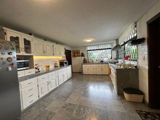 Foto 8 de Excelente casa esquinera Tumbaco, 350 mtrs implantada terreno 1000 mtrs