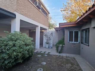 Foto 19 de Casa en alquiler de 3 dormitorios c/ cochera en Godoy Cruz