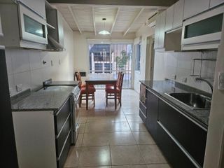 Foto 5 de Casa en alquiler de 3 dormitorios c/ cochera en Godoy Cruz