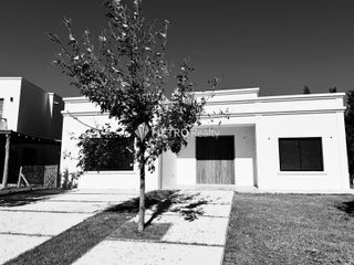 Foto 1 de Casa en Venta 3 dormitorios Escobar Barrio Cerrado una planta