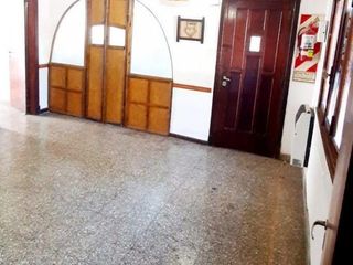 Foto 2 de Casa en alquiler - 8 Dormitorios 6 Baños - 257Mts2 - Mar del Plata