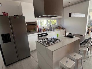 Foto 6 de Casa Los Castaños 4 Ambientes con pileta