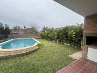 Foto 6 de Casa en alquiler permanente en Funes