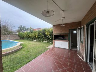 Foto 1 de Casa en alquiler permanente en Funes