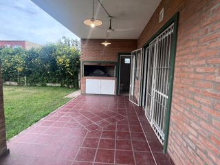 Foto 9 de Casa en alquiler permanente en Funes