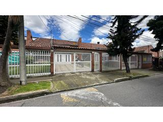 Foto 2 de Casa en arriendo - La Alhambra, Bogotá