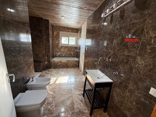 Foto 19 de Casa en venta de 4 dormitorios c/ cochera en Otros Barrios