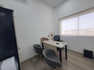 Foto 5 de Alquiler de oficina amoblada en vía a la costa