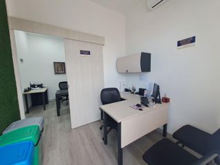 Foto 1 de Alquiler de oficina amoblada en vía a la costa