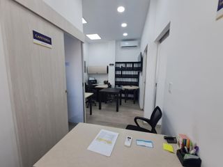 Foto 7 de Alquiler de oficina amoblada en vía a la costa