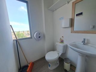 Foto 8 de Alquiler de oficina amoblada en vía a la costa