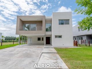 Foto 2 de Casa sobre lote al río con 5 dormitorios en venta   San Juan - Villanueva
