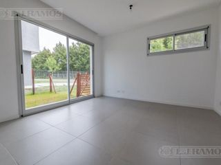 Foto 8 de Casa sobre lote al río con 5 dormitorios en venta   San Juan - Villanueva